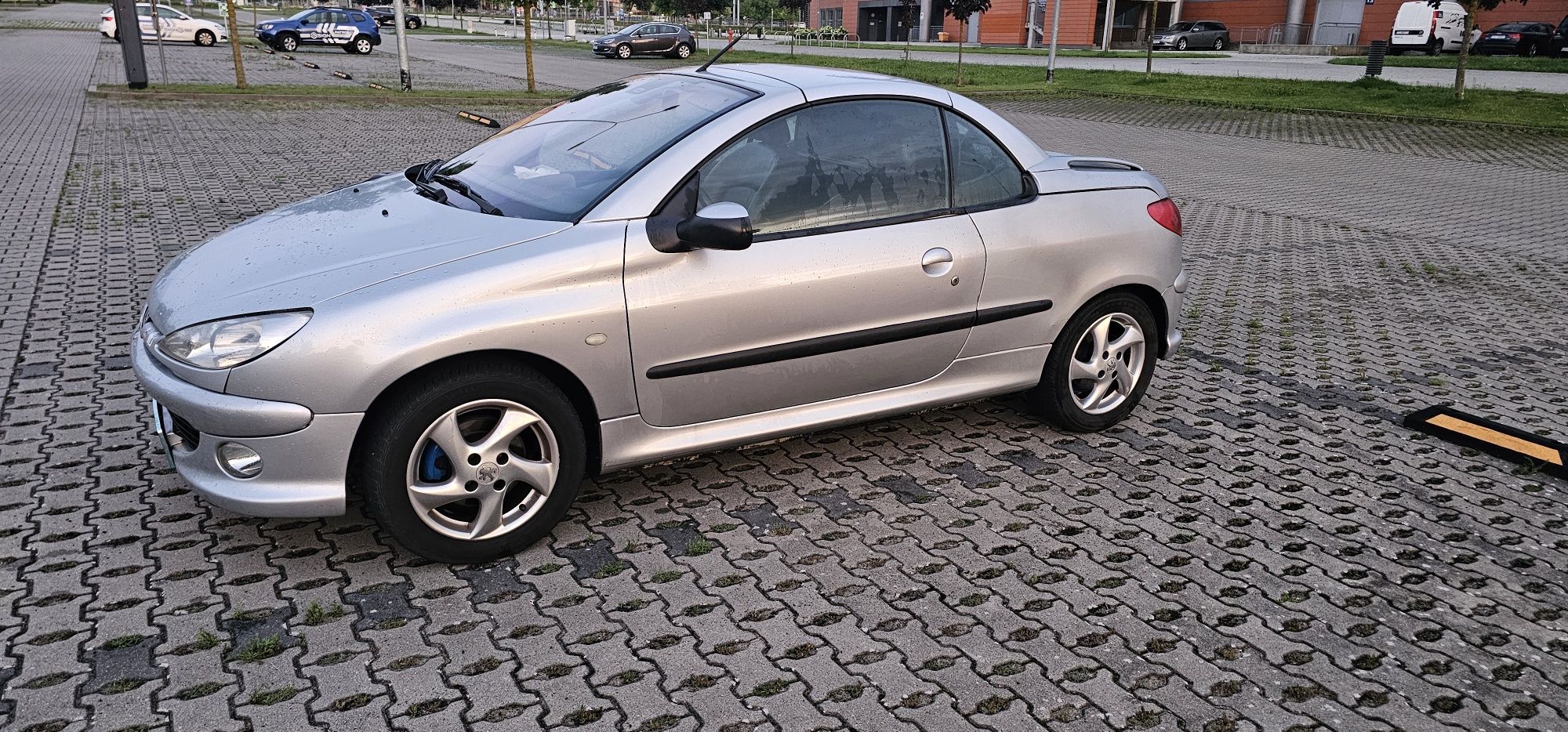 Peugeot 206 CC 2.0 klima, skóra,  alufelgi,  czujnik deszczu, zmierzch