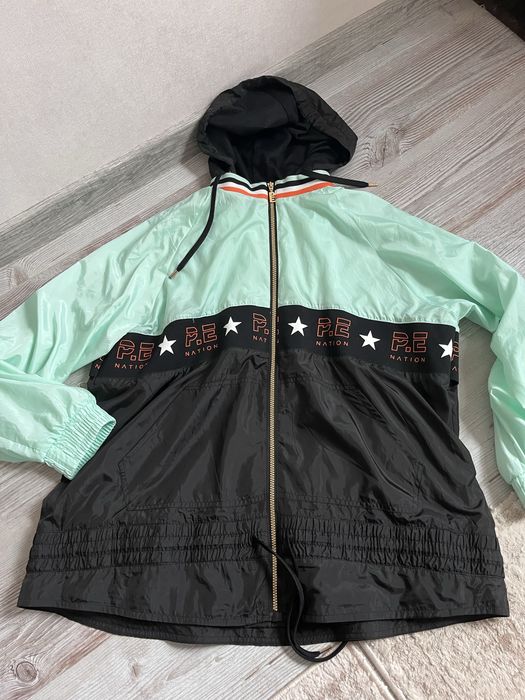 Спортивна вітровка H&M