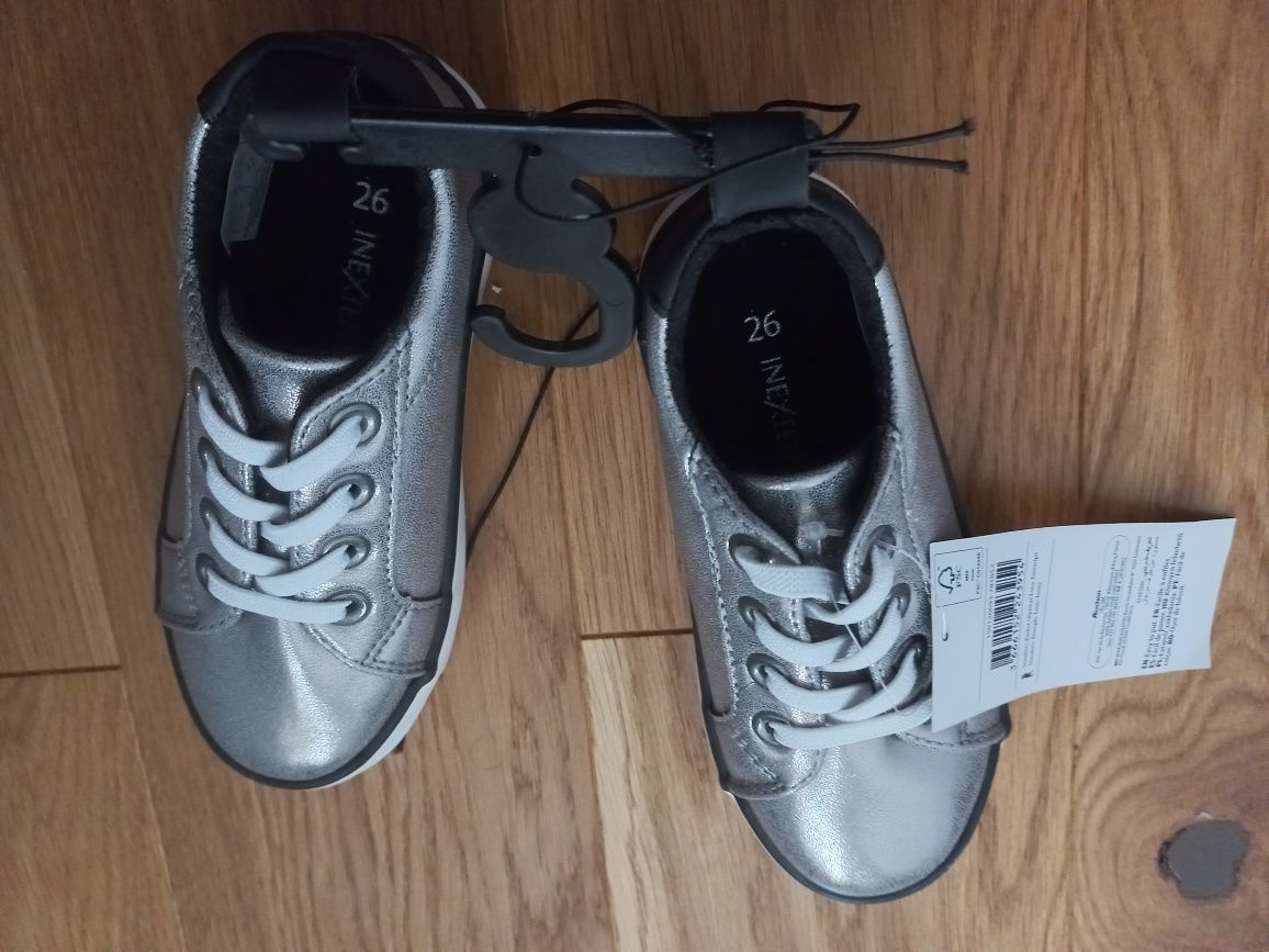 Nieużywane sneakersy, buty wsuwane r. 26 17 cm Inextenso