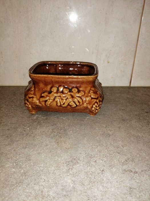 mały ceramiczny pojemniczek, cukiernica