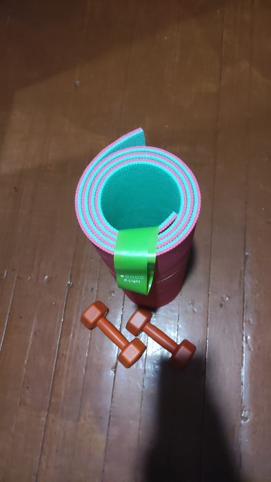 Продам коврик, гантели и резинку