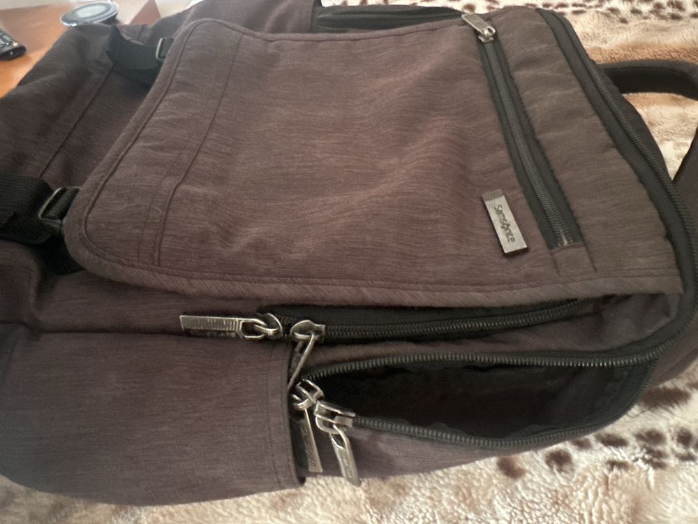 Samsonite mochila usada com fecho avariado