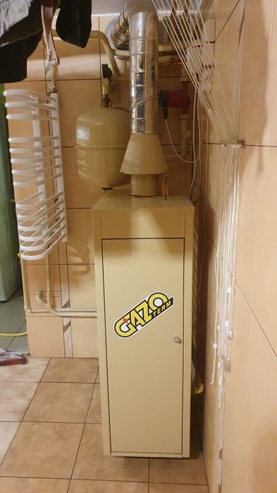 Piec gazowy stojący