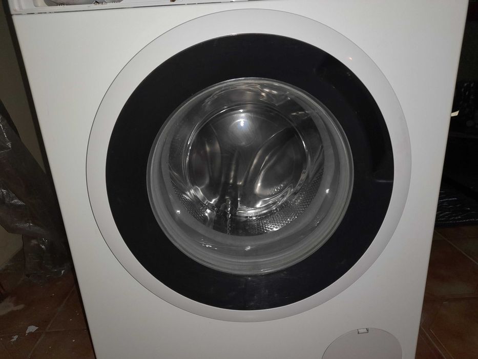 Máquina lavar roupa bosch 4 ecosilence Drive praticamente nova.