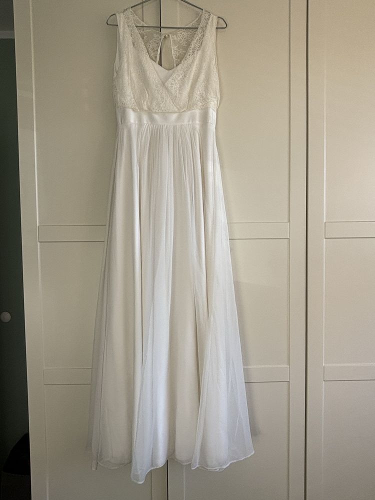Skromna, rustykalna suknia ślubna r. 36