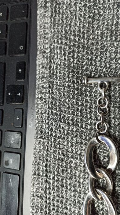 Продам серебряный браслет 22грама модный. стильный