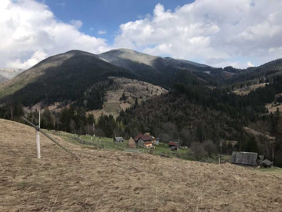 Продається земельна ділянка в селі Волова (від власника)