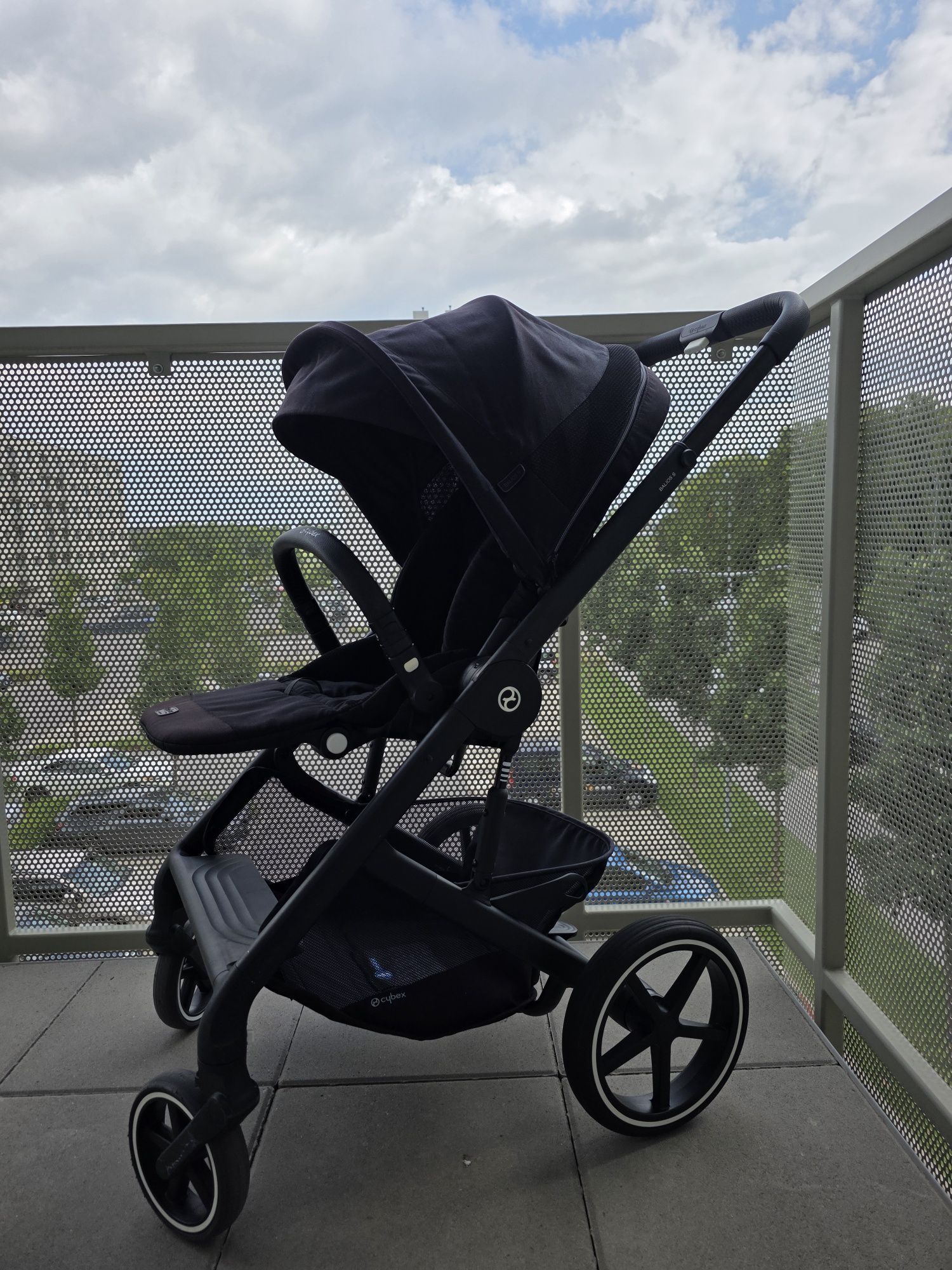 Прогулочна коляска. Cybex Balios S Lux Moon Black