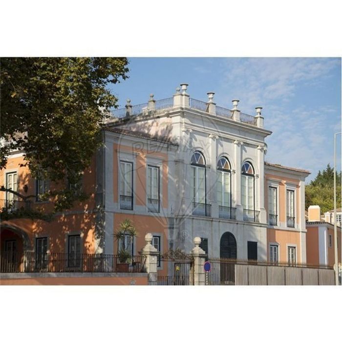 Moradia T7 para venda