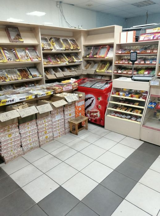 Торгове приміщення 48 м2 в прохідному місці