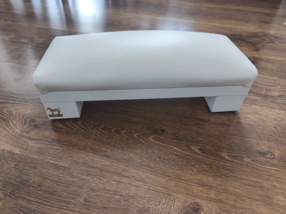 Podpórka pod dłoń do manicure