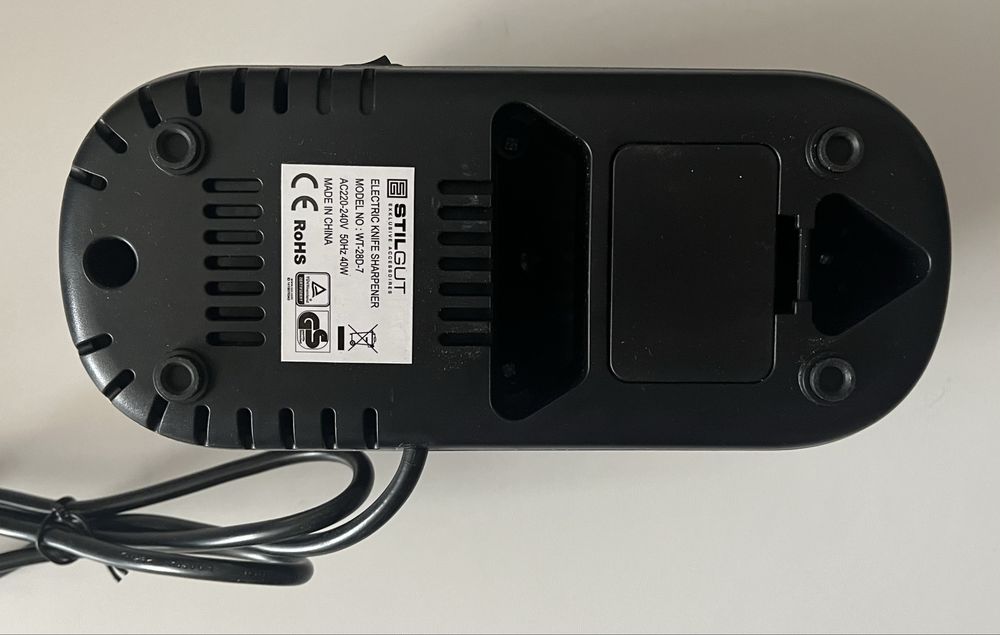 StilGut WT28D7STBK czarna ostrzałka elektryczna do noży