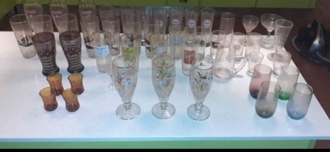 Lote composto por 50 copos antigos