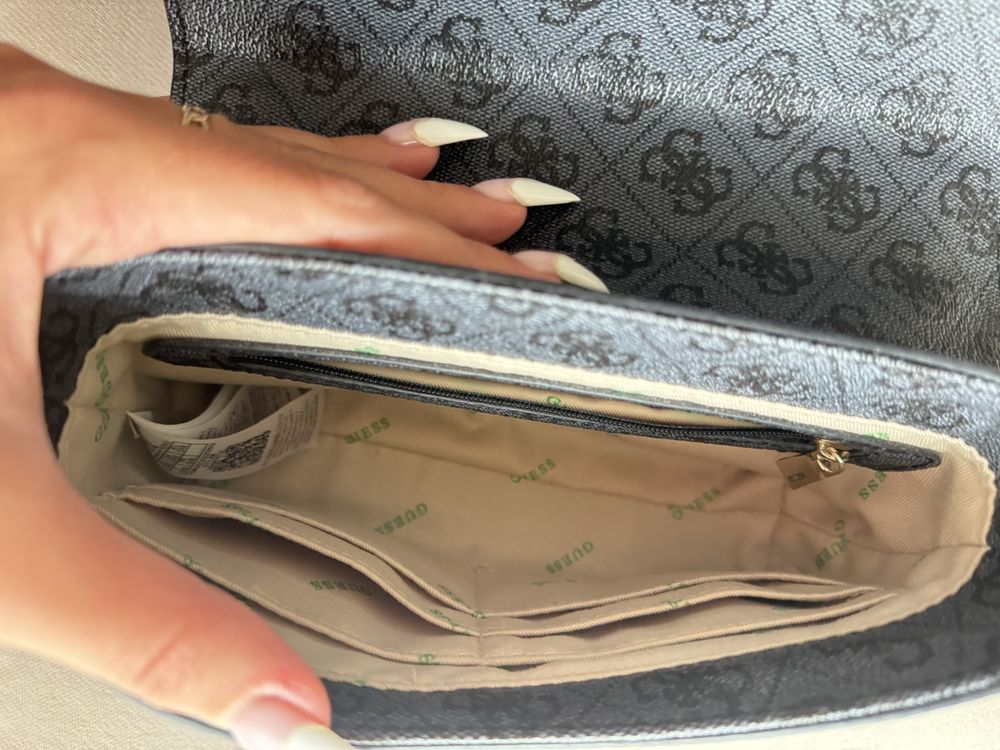 Сумка Guess оригінал в ідеальному стані