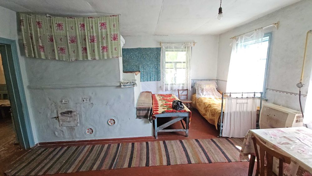 село Черевки, є газ, криниця, світло. Є ВІДЕООГЛЯД