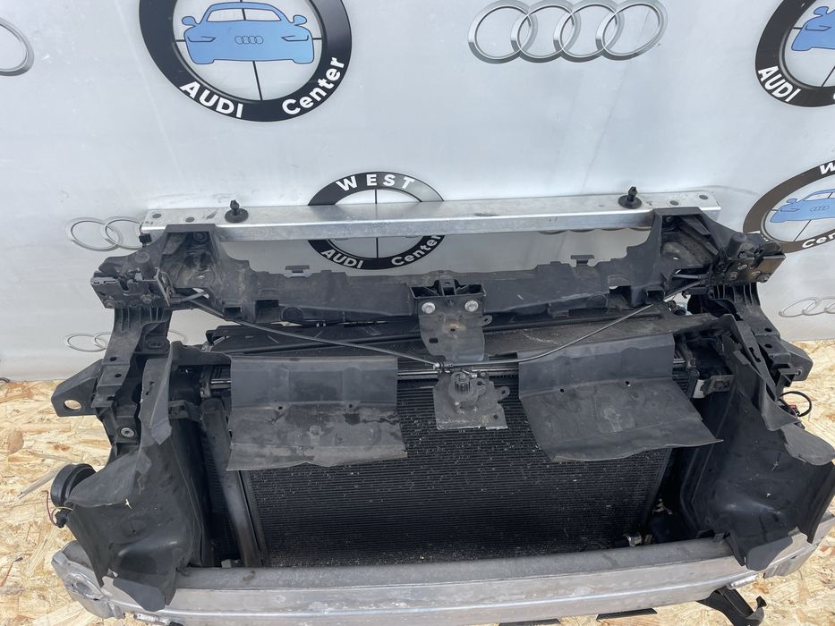Телевізор в зборі з радіаторами 3.0 TFSI Audi Q8 4M8 Касета радіаторів
