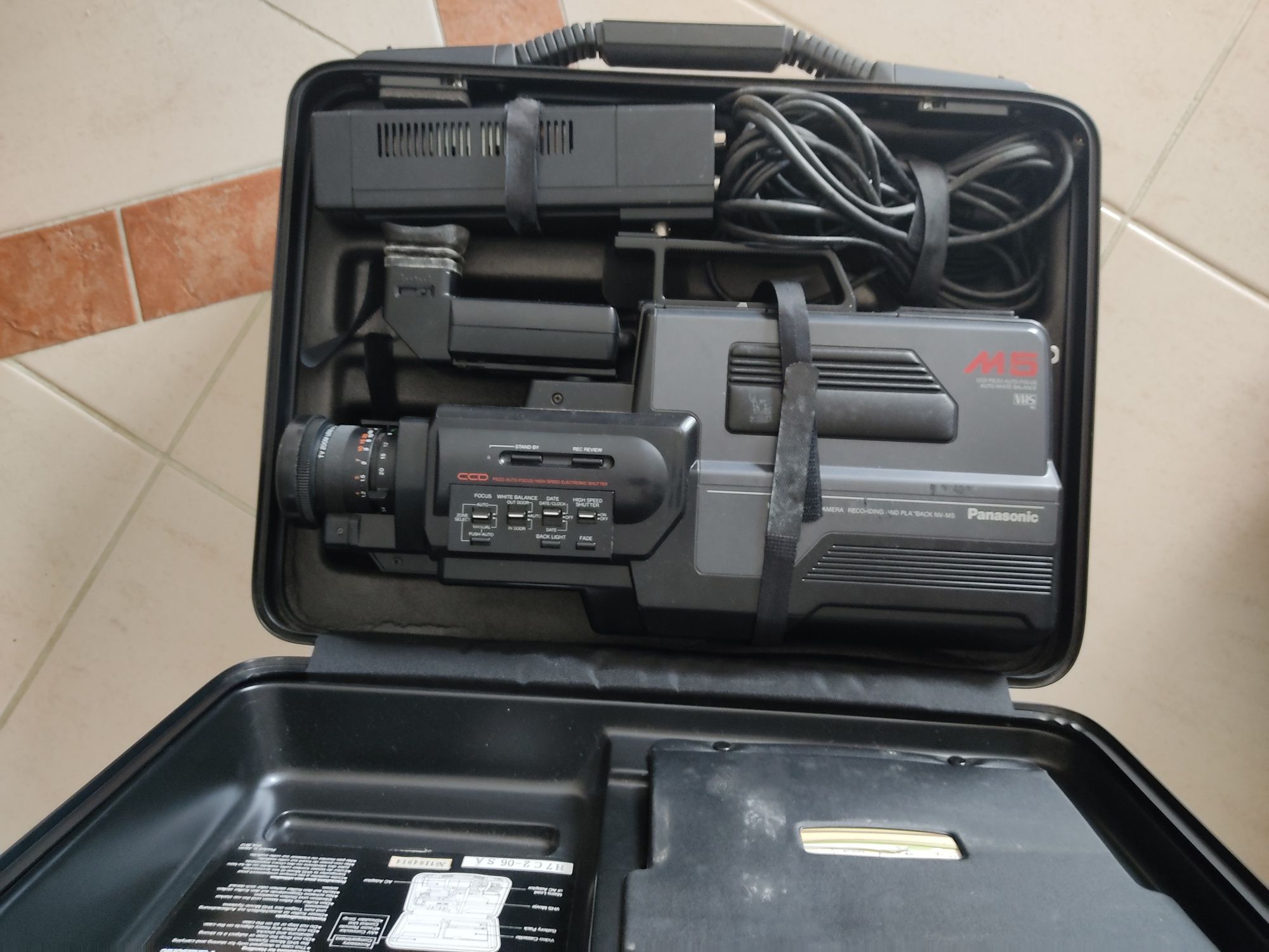 Câmera de Filmar Panasonic - com caixa e cabos