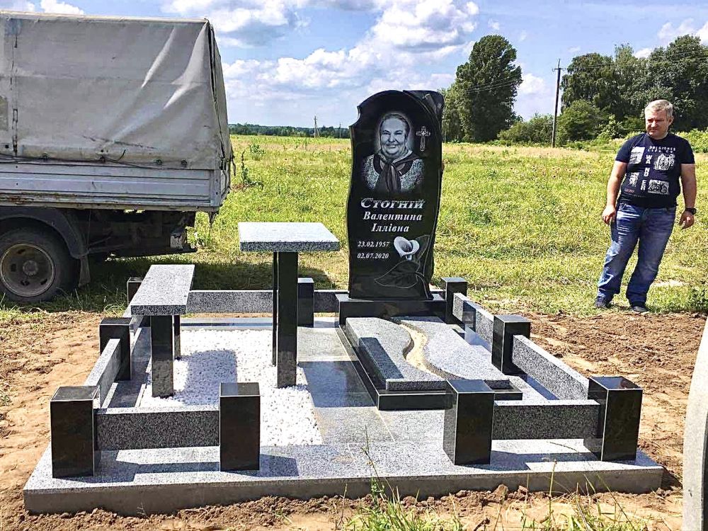 Гранітні пам’ятники воїнів ЗСУ гранит полимер фото стекло керамика