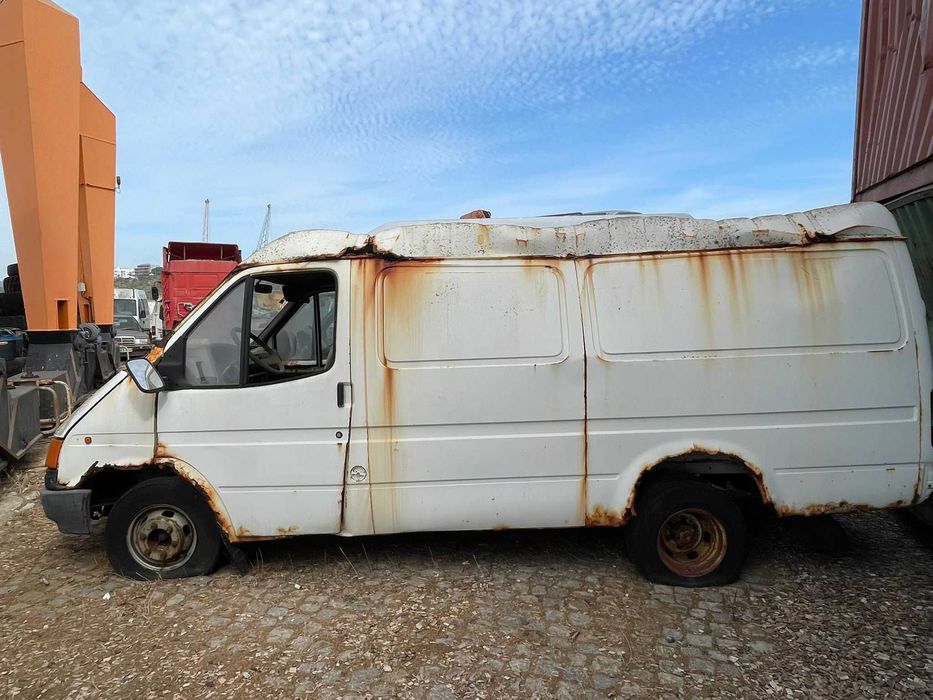 Ford Transit 190 Van longa teto sobrelevado completa para peças