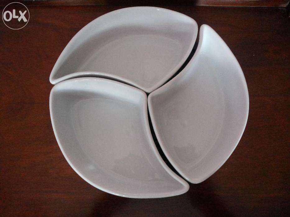 Посуд з підставкою для мікрохвильової печі