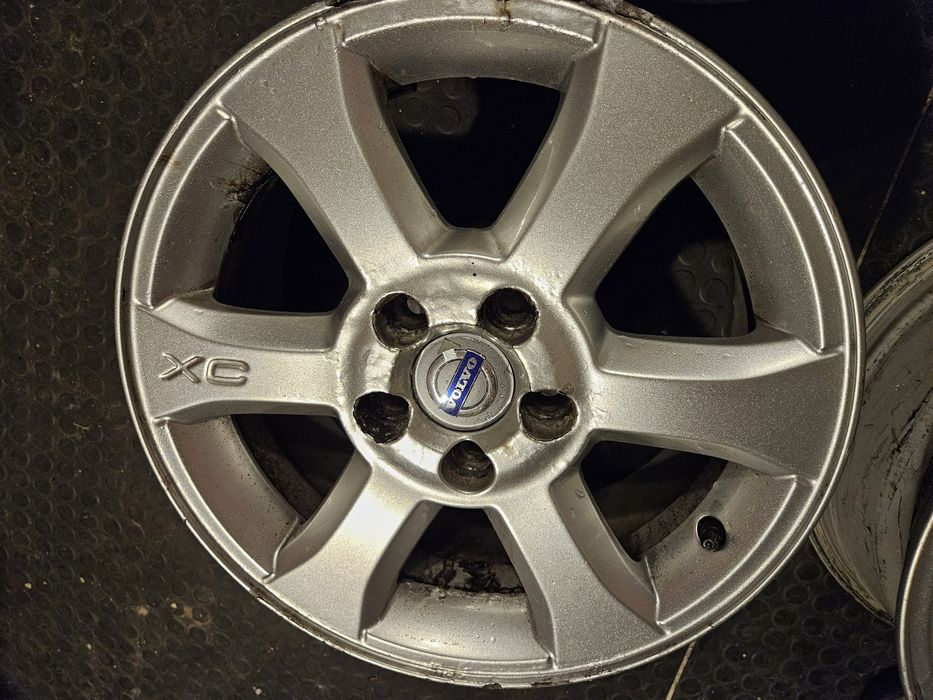 Alufelgi 16"  Volvo XC70 5x108 oryginalne