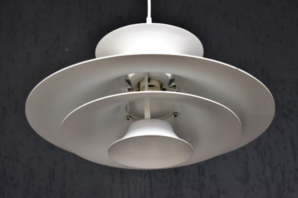 Candeeiro RADIUS I designer Erik Balslev produzido pela Fog & Morup