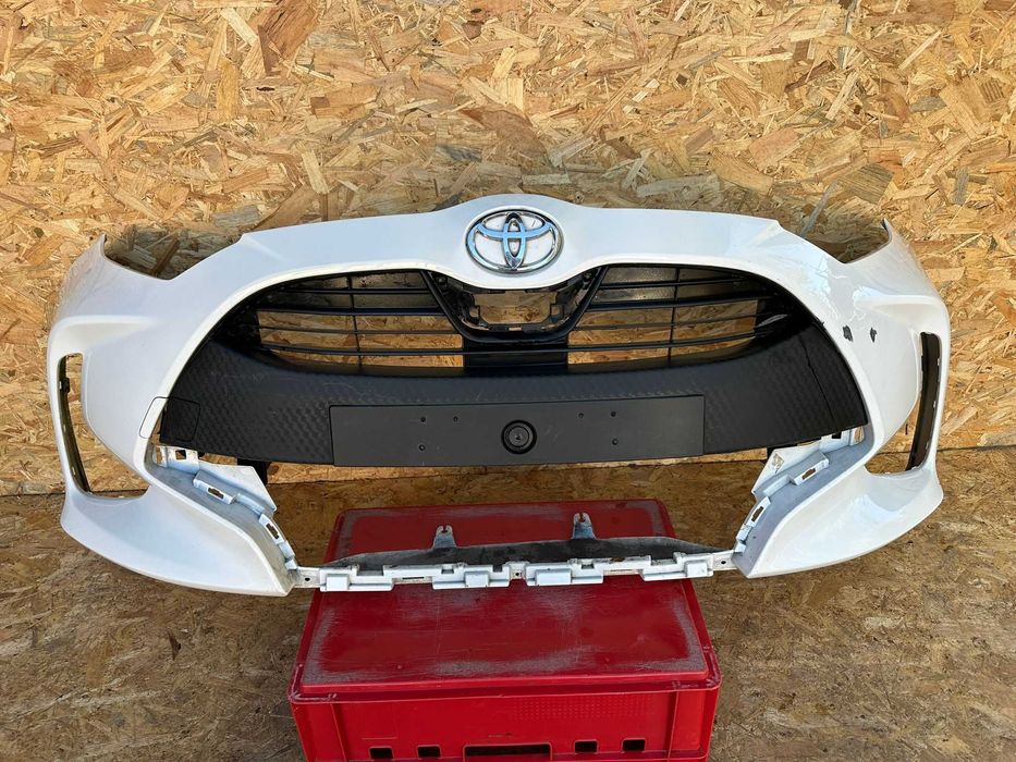 Toyota Yaris IV 4 20- zderzak przedni przód cały