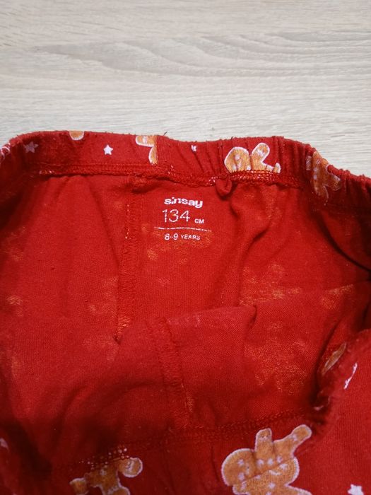 Piżama z motywem świątecznym Sinsay w rozmiarze 134
Używana, w