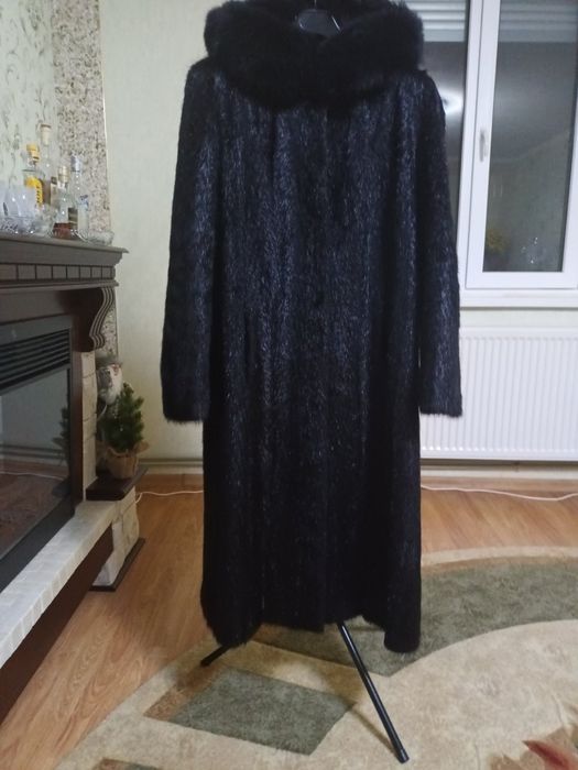 Шуба з нутрії жіноча чорна