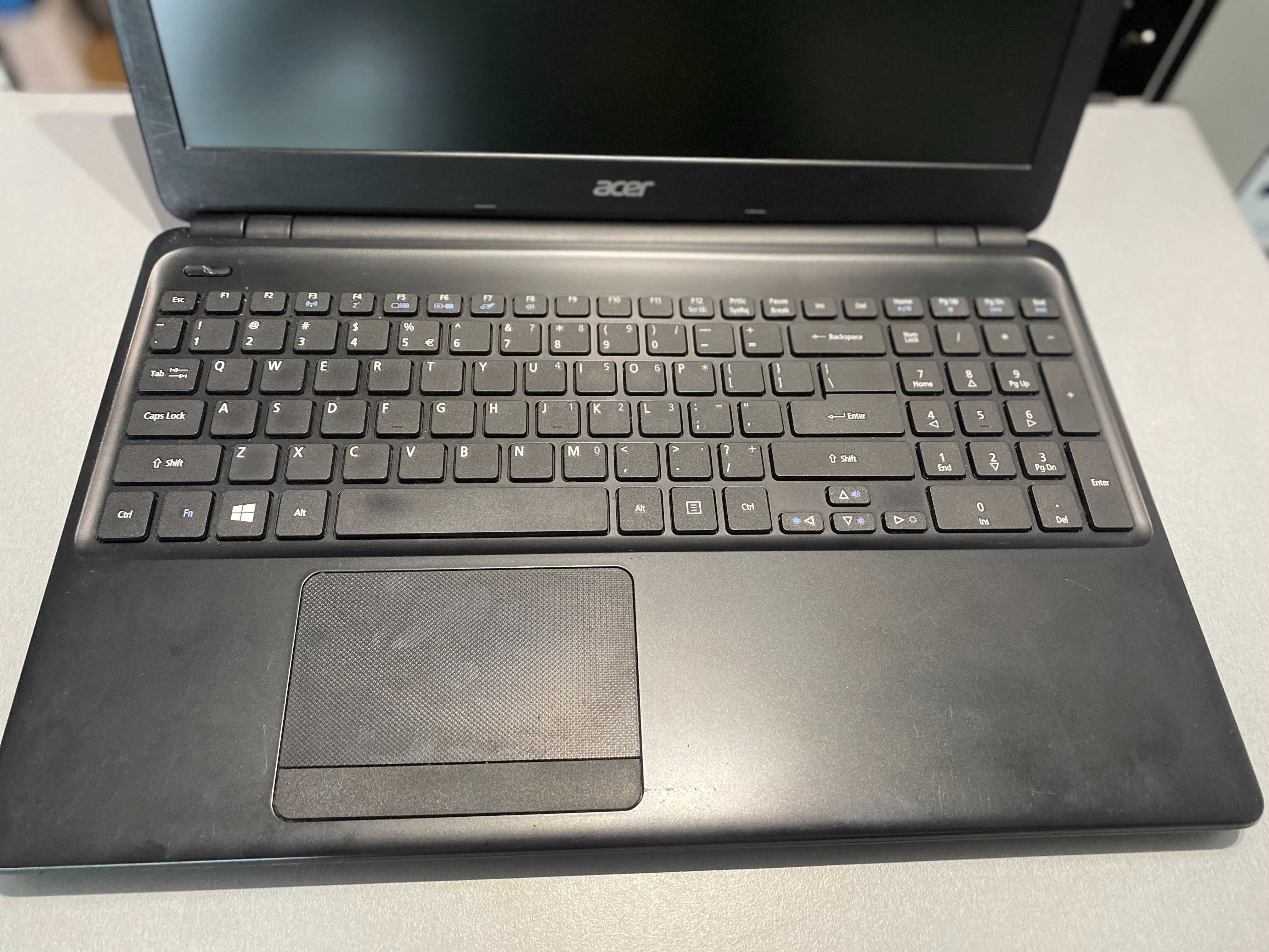 Laptop Acer ASPIRE E1-530G 15,6 " Intel Pentium 8 GB / 240 GB