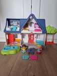 Domek fisher price little people interaktywny
