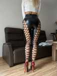 Czarne spodnie legginsy skóra ekologiczna z dziurami sexy rozmiar S