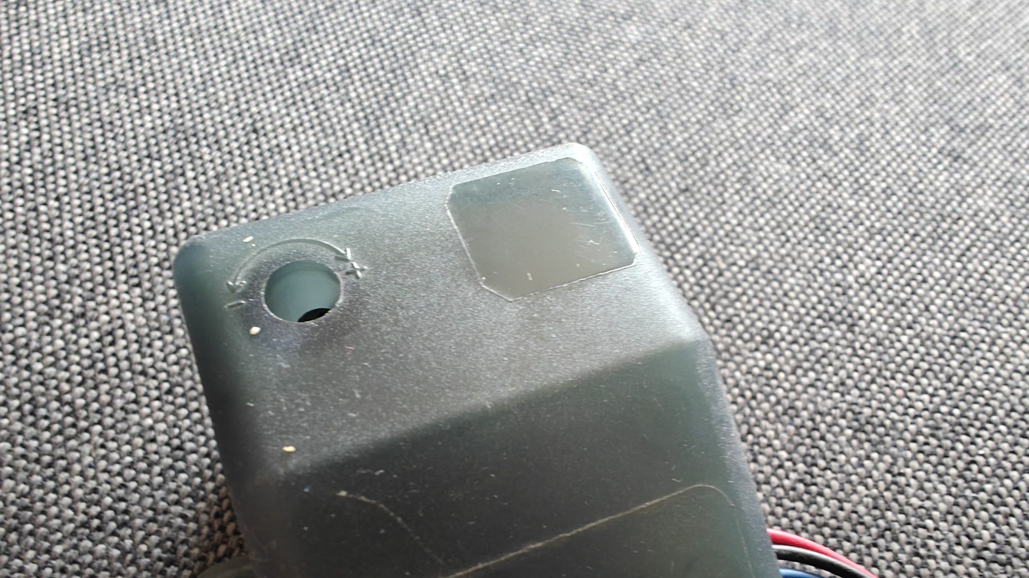 Czujnik wstrząsu na 12V wyzwalający alarm