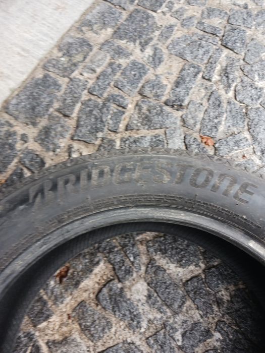 Vendo pneus semi-novos 245/50/19 Bridgestone
