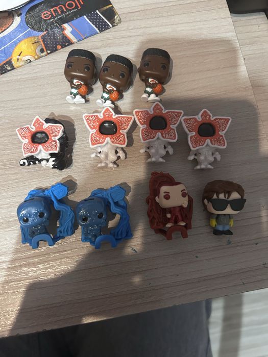 Figurki kinder joy stranger things