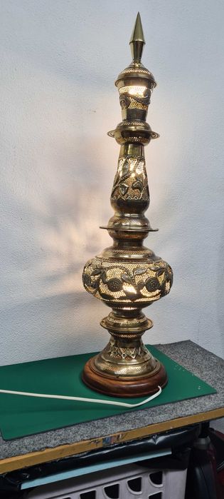 Abajur decorativo artesanal, estilo Médio Oriente, início do século XX