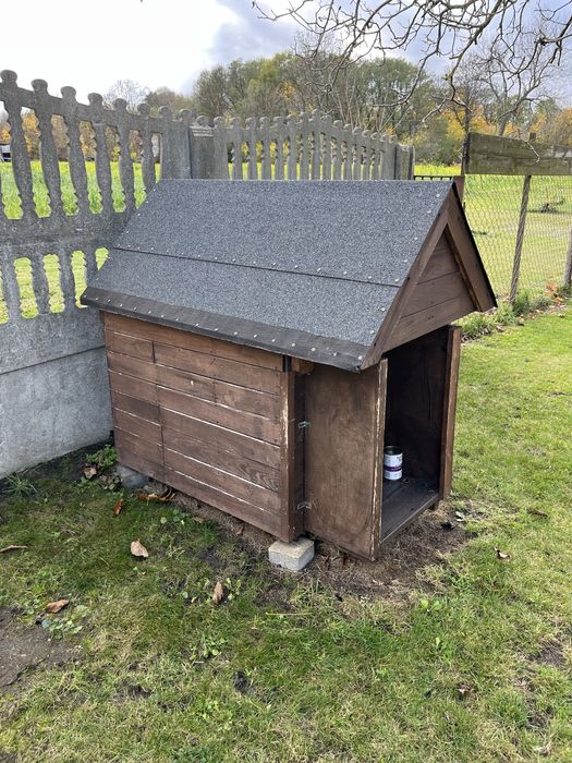 Sprzedam dużą budę dla psa