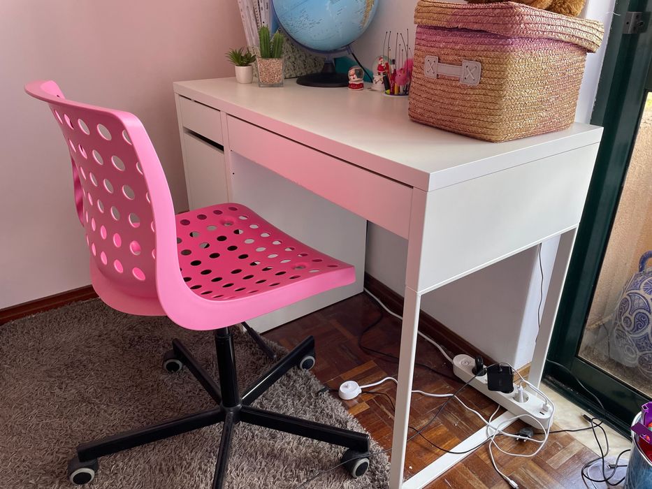 Secretaria e cadeira quarto menina