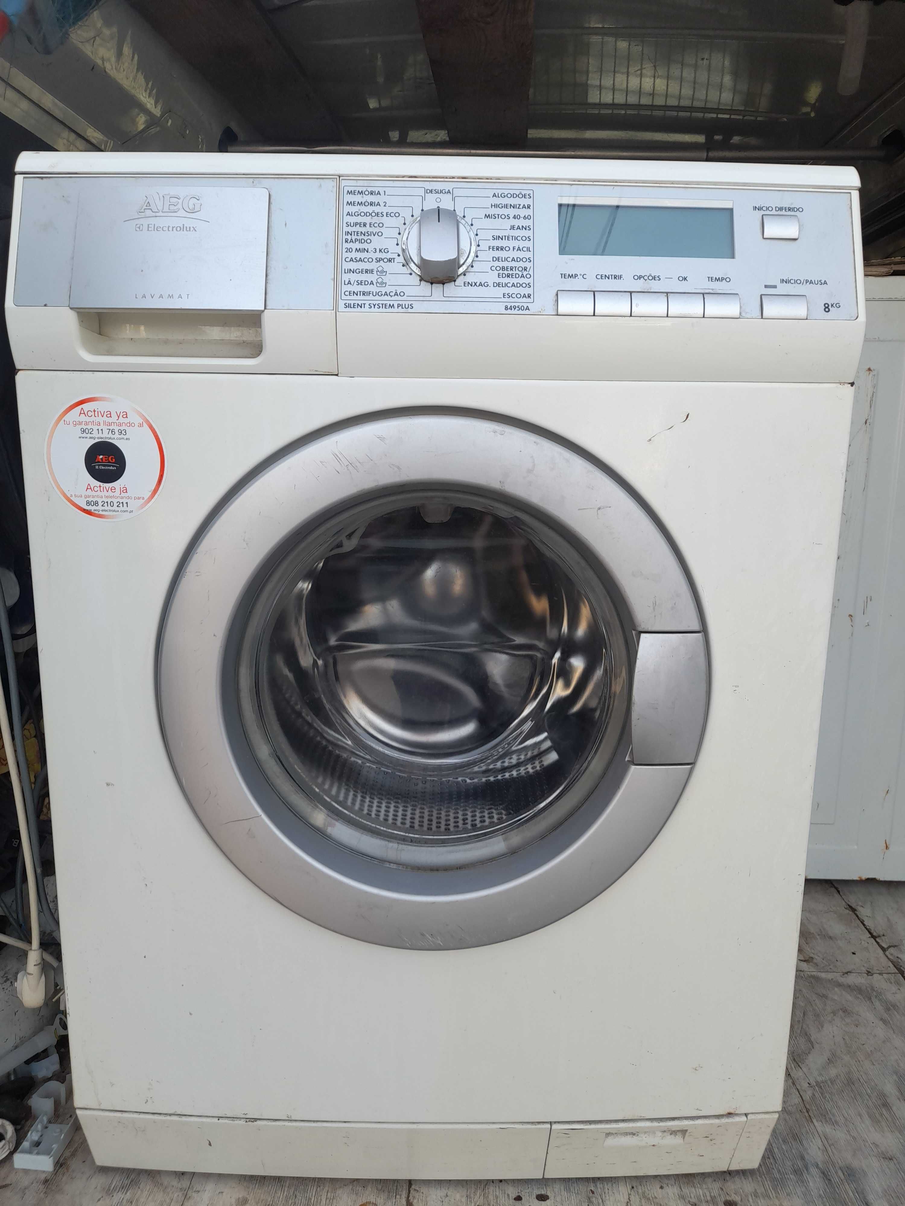 maquina de roupa AEG 8 quilos smi nova sem qualquer problema