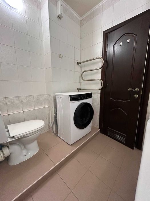 продаж 3кімнатної квартири біля метро Героїв Дніпра