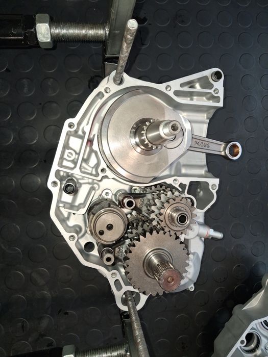 Naprawa silników, regeneracja wałów korbowych, naprawy główne cross