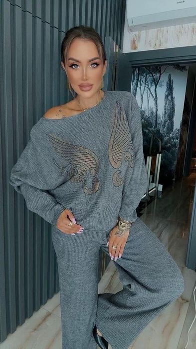 Piękny komplet dres sweterkowy złote skrzydła kolory Lola bianka