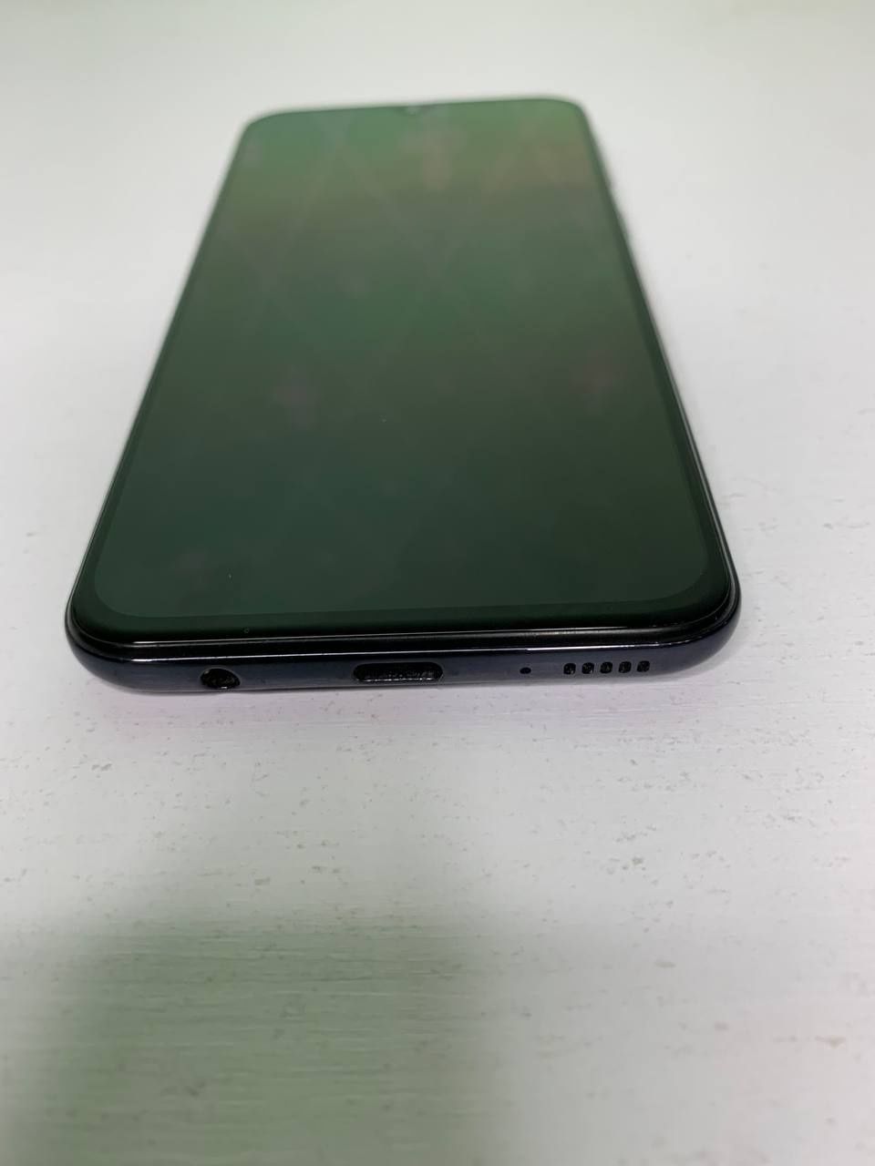 Samsung a40 Читаємо опис Самсунг 4/64GB blue 8 ядер