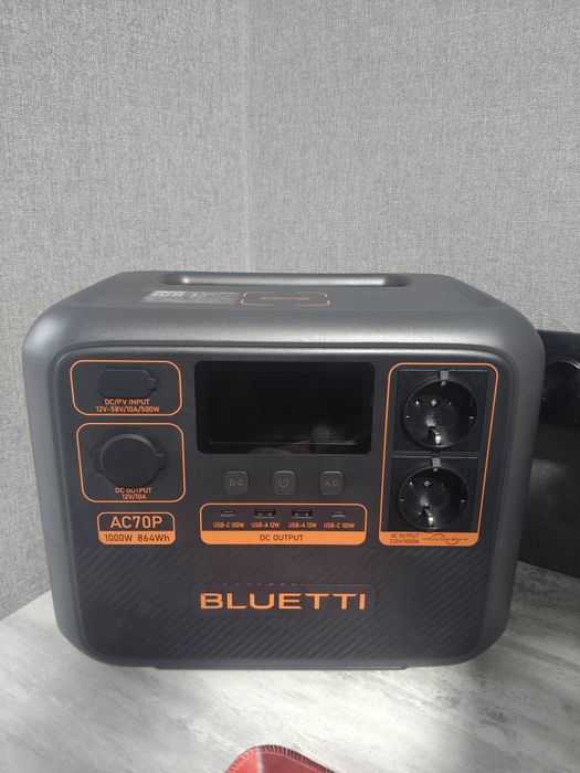 Зарядна станція Bluetti AC70P | 1000 Вт | 864 Вт⋅год