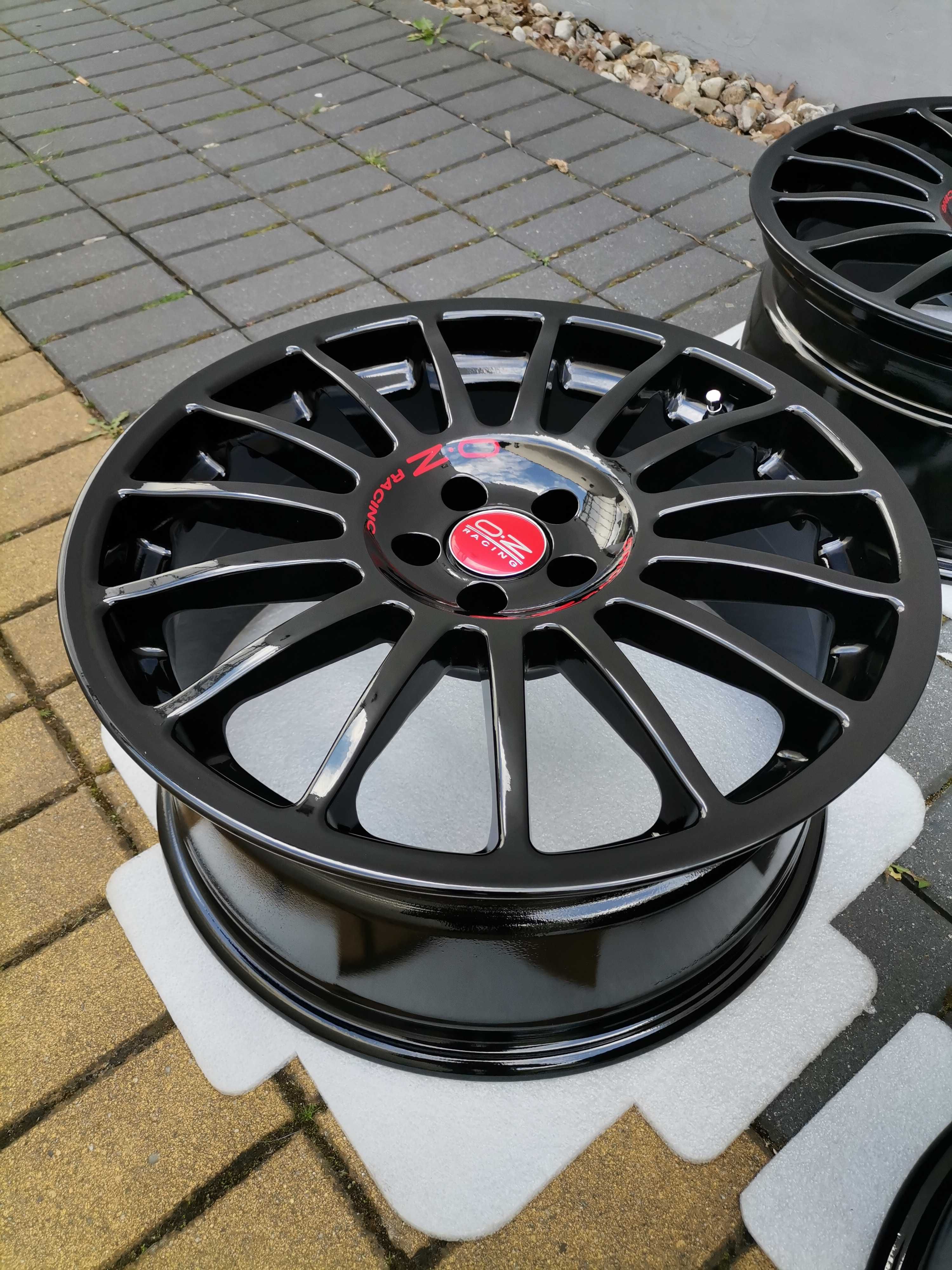 Oz 17'' 5x100 Czarny fortepian Śliczne Vw Seat Skoda.