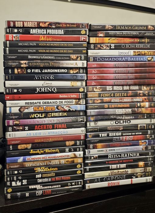 Filmes em DVD (alguns ainda embalados)