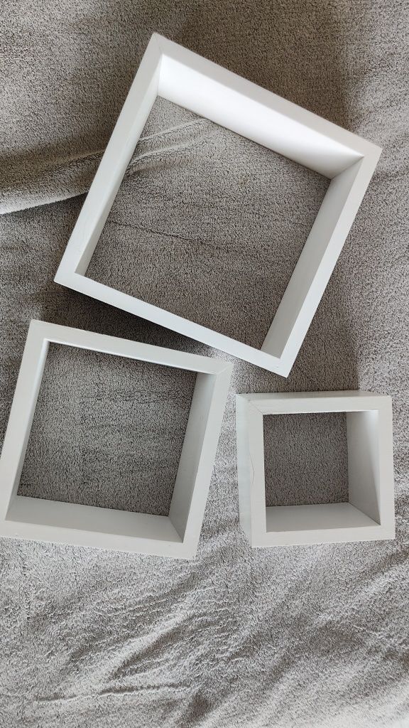 Półki kwadraty trzy sztuki białe