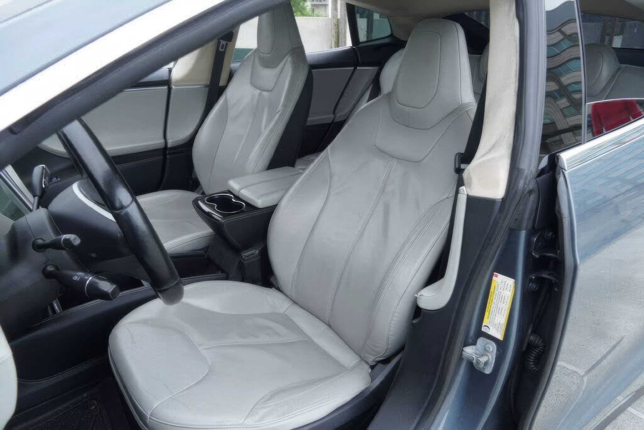 2013 Tesla Model S 85 RWD