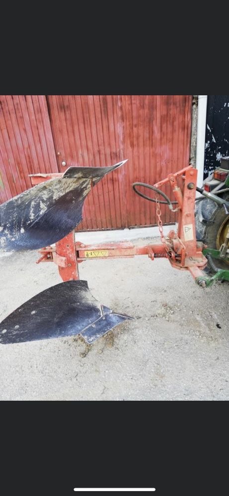 Escarificador + abre regos+pulverizador 300 litros+plant batatas