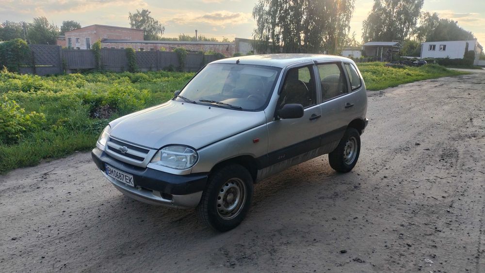 Продам Niva Chevrolet 1.7 2005 года газ/бензин